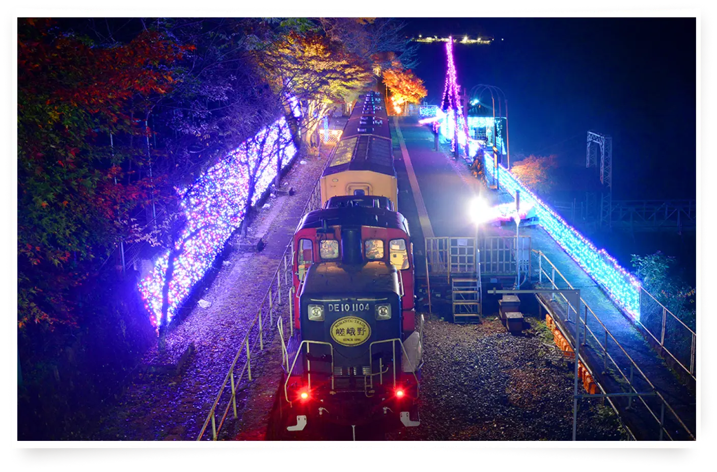 トロッコ列車から見る<br/>冬のイルミネーション